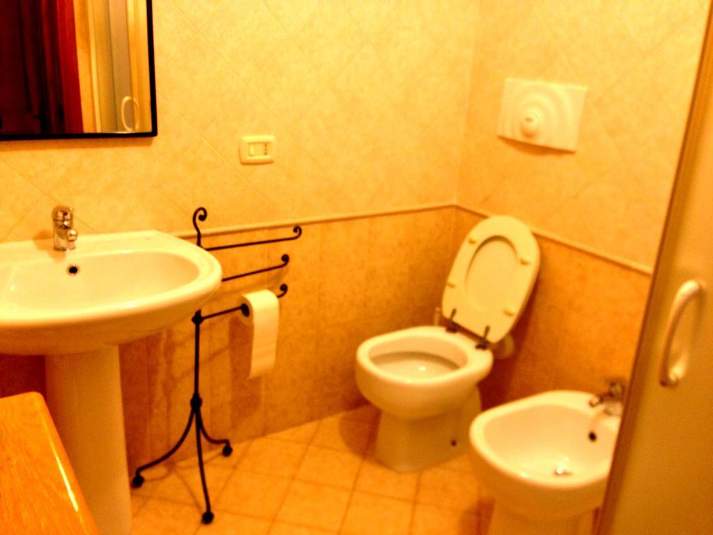 B&B Casa Bianca Taranto Exterior photo